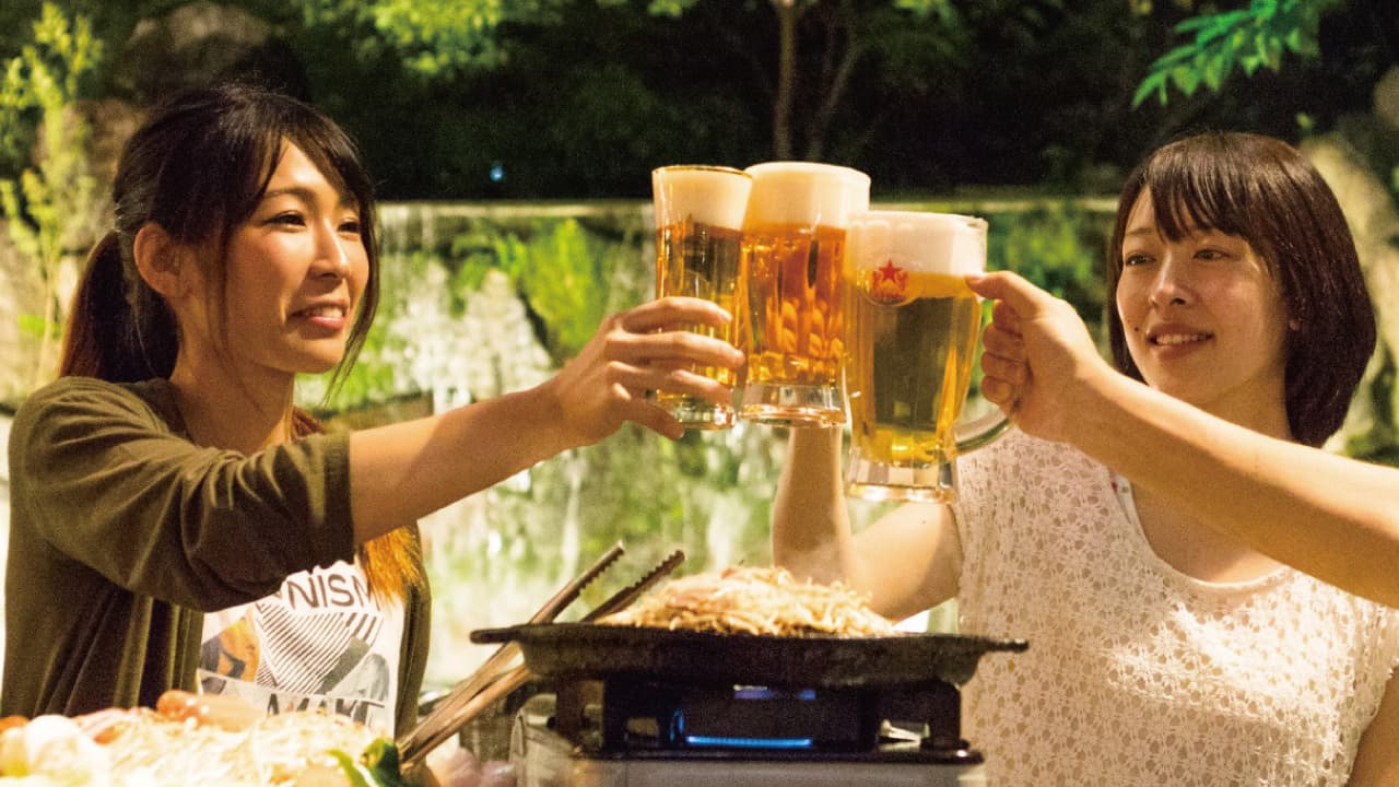 浩養園でクラフトビールを楽しむお客様